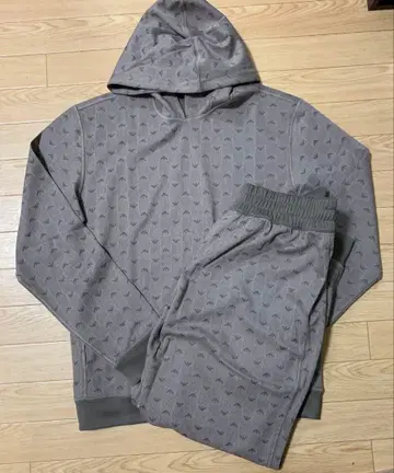 새상품 EMPORIO ARMANI 후드티 S e tu p