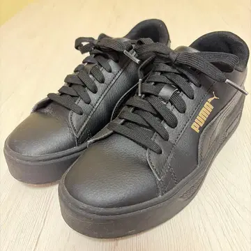 새상품급 여성용 PUMA 우먼 카르멘 22.5cm
