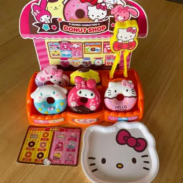 HELLO KITTY 산리오 귀엽게 데코해서 도넛샵
