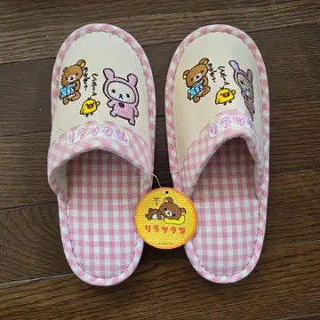 새상품 리락쿠마 룸슈즈 슬리퍼 핑크 체크 무늬