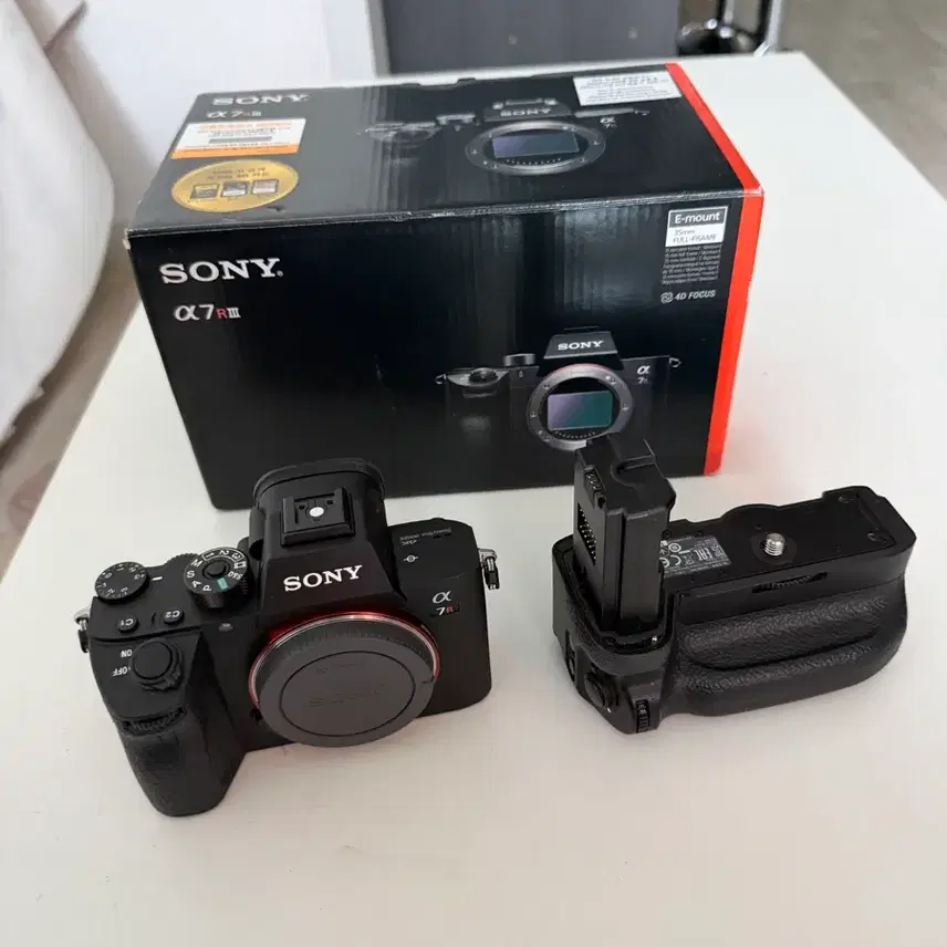 소니 알파 a7R IV 미러리스 카메라 + 세로그립