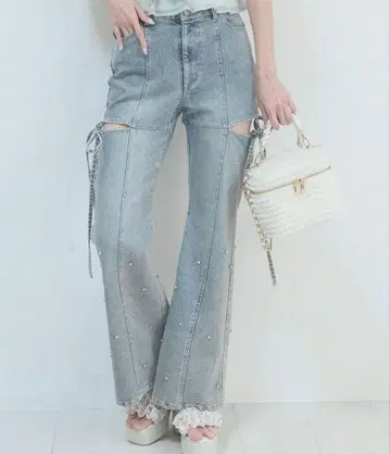 MAJESTIC LEGON 슬릿 비쥬 플레어 데님 팬츠