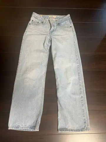 리바이스 프리미엄 LOW LOOSE 23 DENIM JEANS