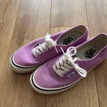 새상품급 VANS 오센틱 아나하임 라벤더 24.5cm