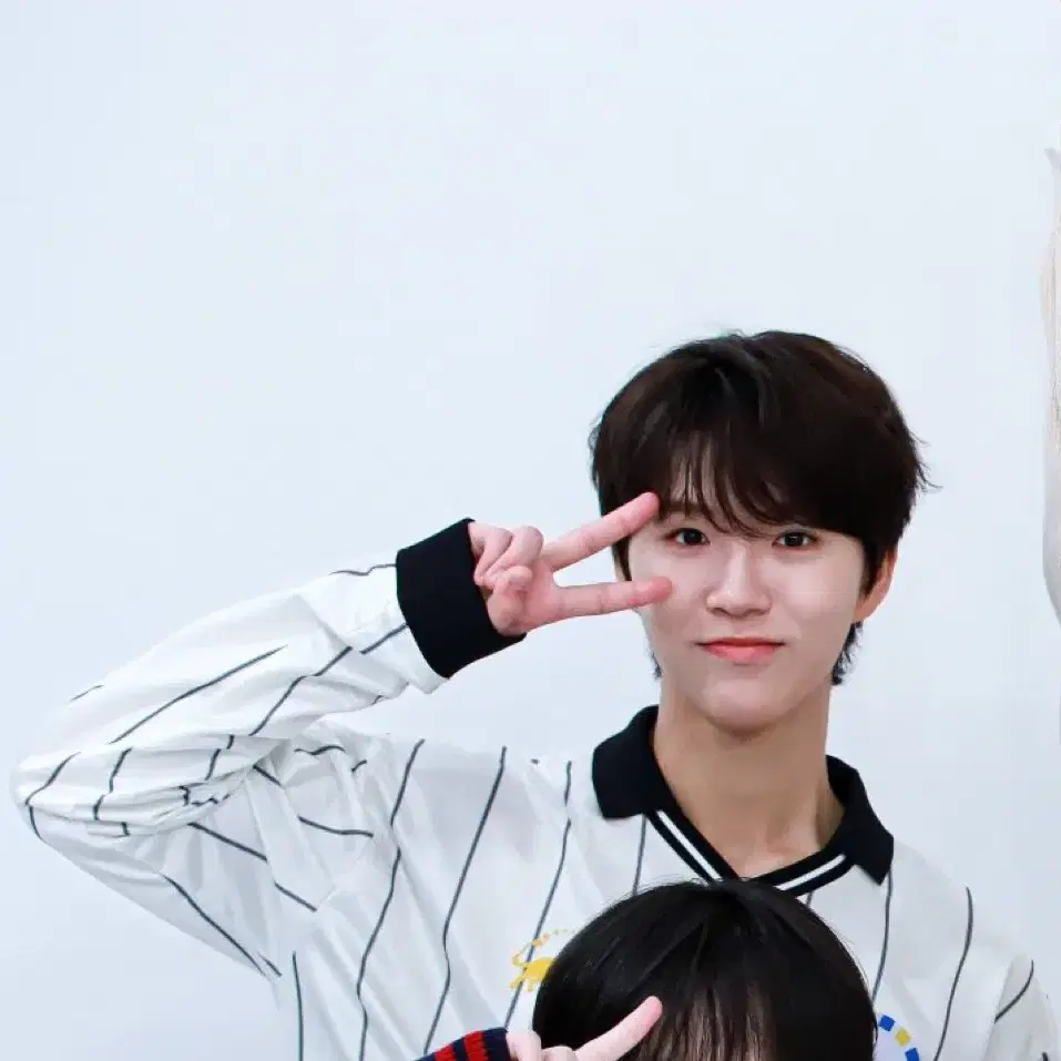 Shop polaroid signed on Bunjang Global Site - No more Korean account!