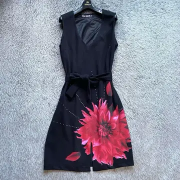 Desigual 데시구알 빅 플라워 슬리브리스 원피스 벨트 포함