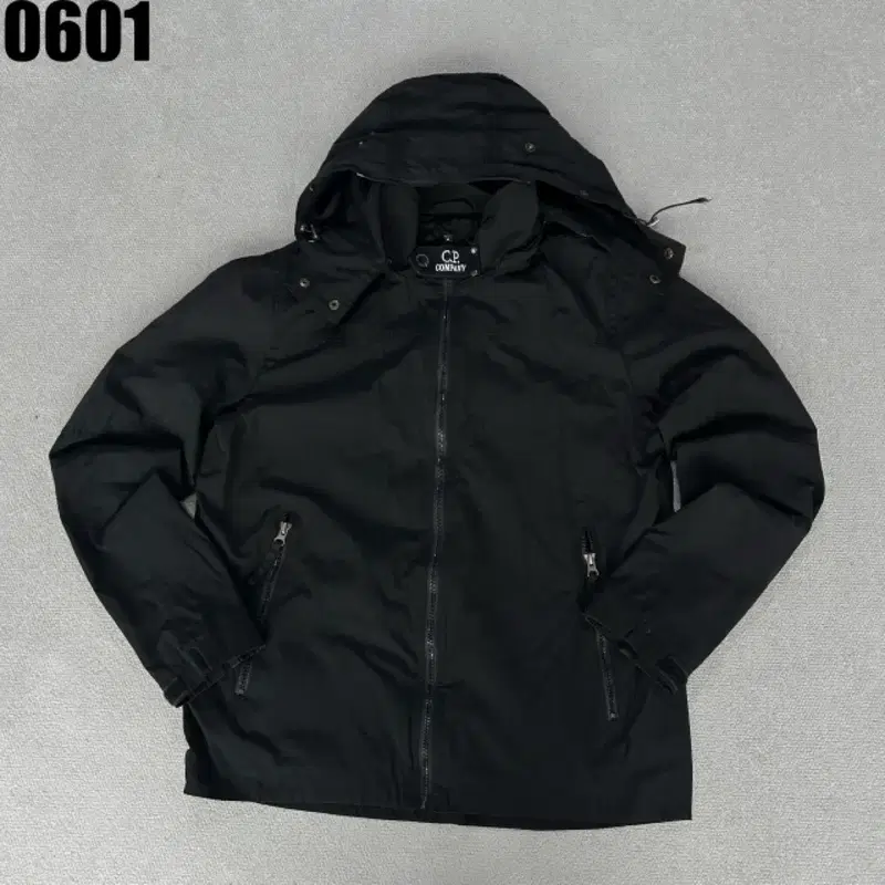 CP컴퍼니 고글 후드 자켓 블랙 50
