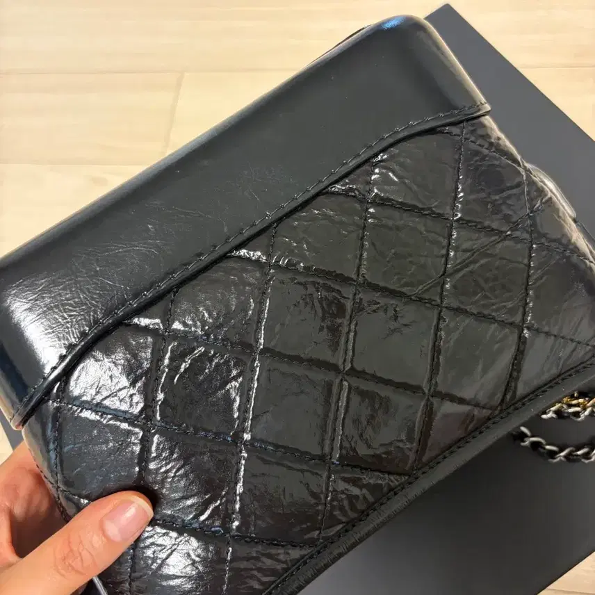 샤넬 가브리엘호보 유광 페이던트 사진 5