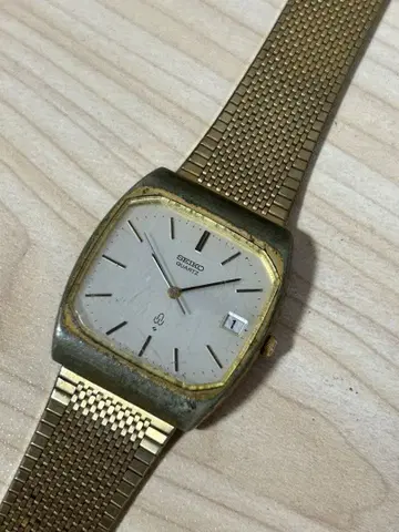 SEIKO QUARTZ 골드 컬러 메쉬 벨트 작동 중
