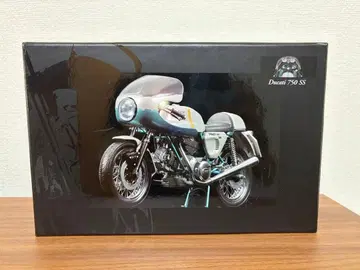 Minichamps 1/12 Ducati 750ss
