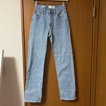 Calvin Klein Jeans 하이라이즈 스트레이트 청바지