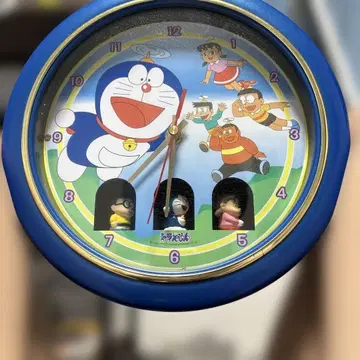 도라에몽 태엽 시계 본체