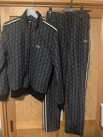 새상품급 LACOSTE 트랙 자켓 모노그램 셋업