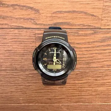 G-SHOCK mini 손목시계 블랙 x 골드