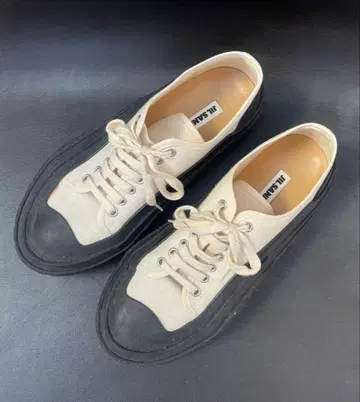 JIL SANDER (질 샌더) 로우컷 캔버스 스니커즈