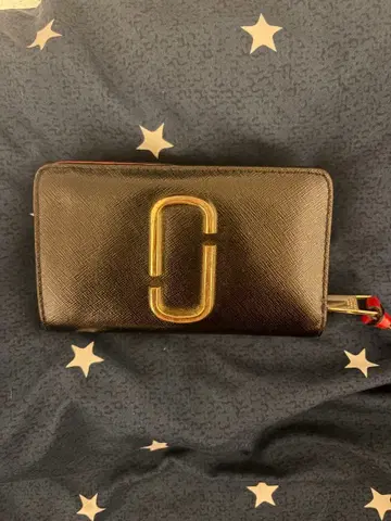 THE MARC JACOBS 이단 접이식 지갑 블랙 레드