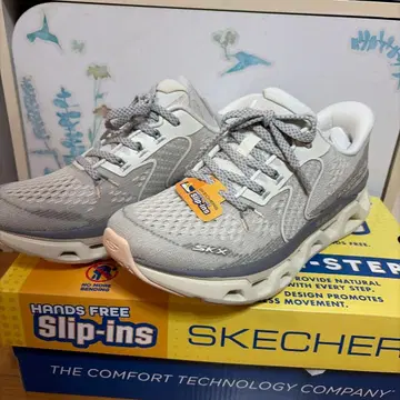 SKECHERS Hands Free Slip-ins GLIDE-STEP