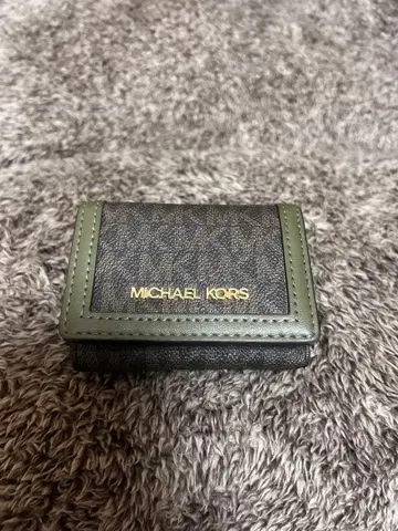 MICHAEL KORS 3단 폴더형 지갑 올리브