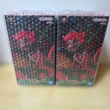 해즈빈 호텔에 오신 것을 환영합니다 피규어 2개