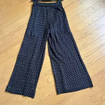 AMERI VINTAGE 레이스 와이드 팬츠 블랙 골드