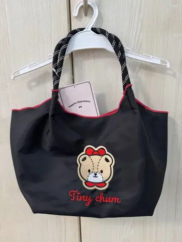 새상품 산리오 타이니참 자수 토트백 레드 빨간색 캐릭터