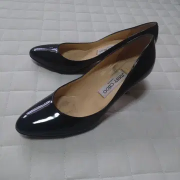 JIMMY CHOO 패턴트 레더 펌프스 블랙 23.5cm