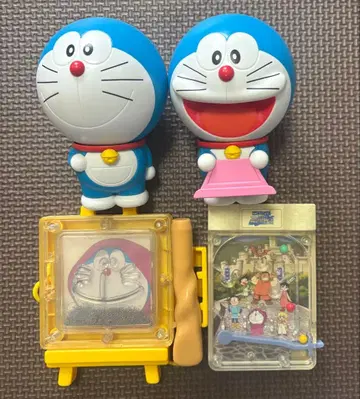 도라에몽 피규어 2개 & 그림 세계 이야기 세트