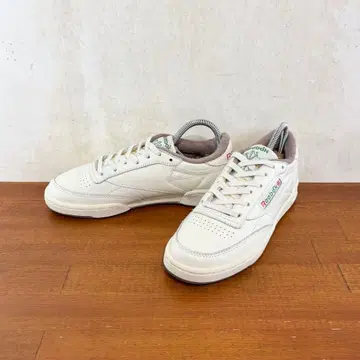 컨디션 최상 리복 클럽C 85 아이보리 23.0cm 가죽
