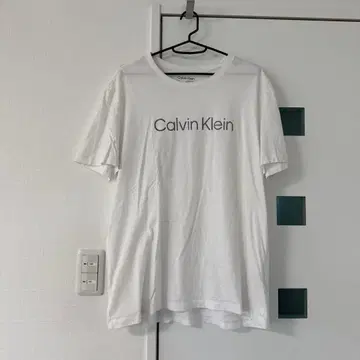 새상품급 Calvin Klein T셔츠 화이트 L/G 브랜드T셔츠