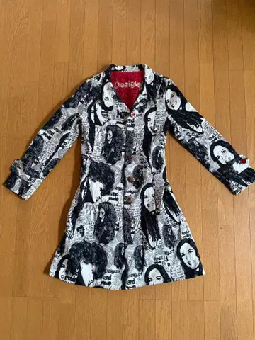 Desigual 올 패턴 코트 흑백 페이스 디자인