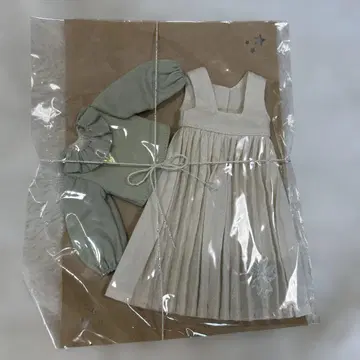2. 핸드메이드 작가님 22cm 리카짱 사이즈 인형 의류