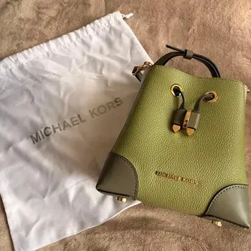 MICHAEL KORS 2way 버킷 백 라이트 그린
