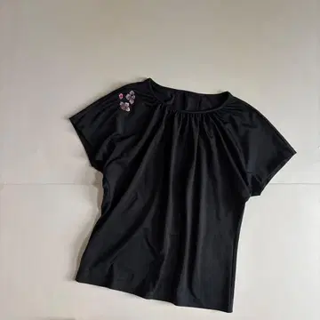 비비안 탐 자수 등 트임 스트레치 티셔츠 상의 블랙