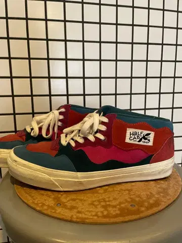 VANS 하프캡 피에트 파라 콜라보 스니커즈