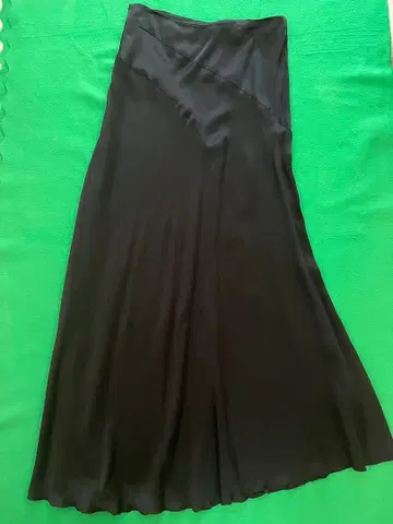 DONNAKARAN SIGNATURE 플레어 스커트 이탈리아제 블랙