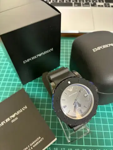 새상품급 EMPORIO ARMANI AR5966 손목시계 쿼츠 고급스러움