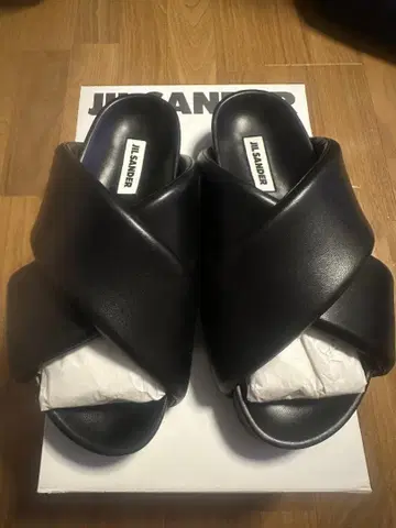 새상품 미사용 JIL SANDER 질 샌더 가죽 샌들