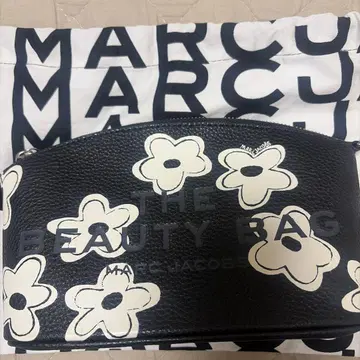 MARC JACOBS THE BEAUTY BAG 마크제이콥스 데이지