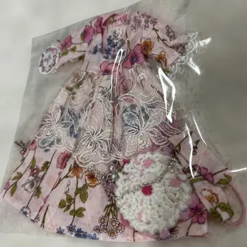 12. 잡화 포함 핸드메이드 작가님 22cm 리카짱 사이즈 인형 의류