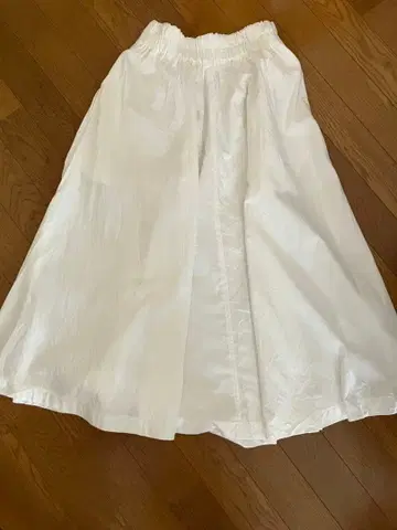 Poise OPERA 코튼 플레어 스커트 화이트