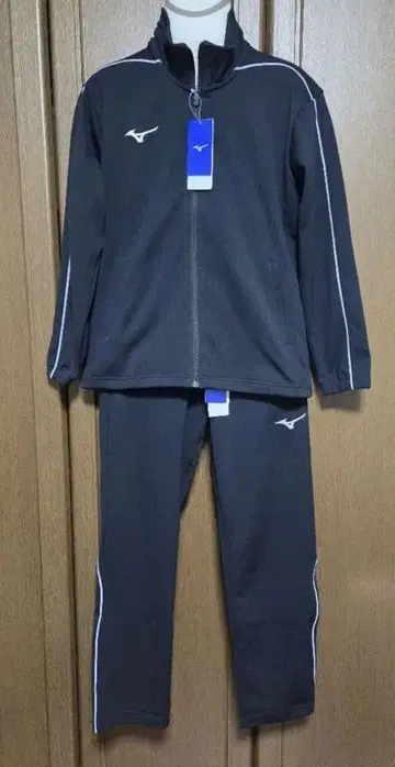 새상품 택 포함 Mizuno 블랙 저리 상하의 세트 xs 사이즈