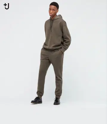 UNIQLO +J 드라이 스웨트 팬츠 올리브 S 사이즈