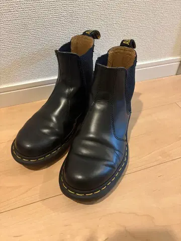 [ Dr.Martens ] 닥터마틴 첼시 부츠 2976 UK4