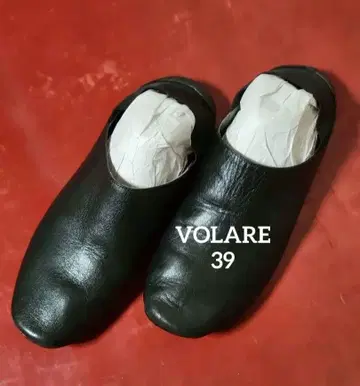 VOLARE 39 소프트 카프 스킨 플랫 힐 고아 슈즈