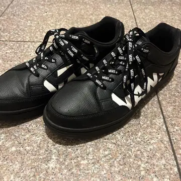 VANS 스니커즈 블랙 화이트 로고