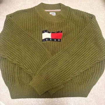 TOMMY JEANS 올리브 그린 니트 스웨터