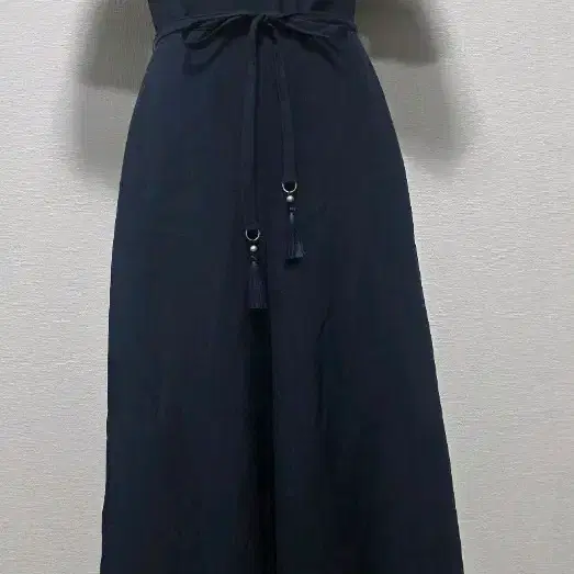 MICHAA(잇미샤)의 오프숄더 프릴 와이드 점프수트