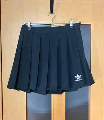 adidas 한국 플리츠 스커트 블랙