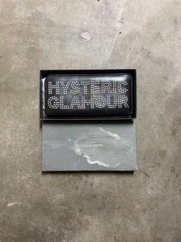 HYSTERIC GLAMOUR 스터드 라운드 지퍼 장지갑