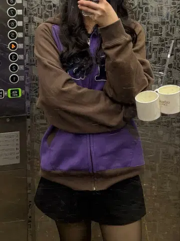 YAHNSISI 지퍼 후드티 퍼플 브라운